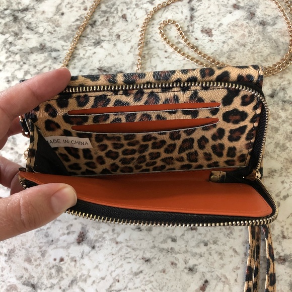 KroO Leopard Clutch or Crossbody Phone & Card Case - Picture 3 of 4